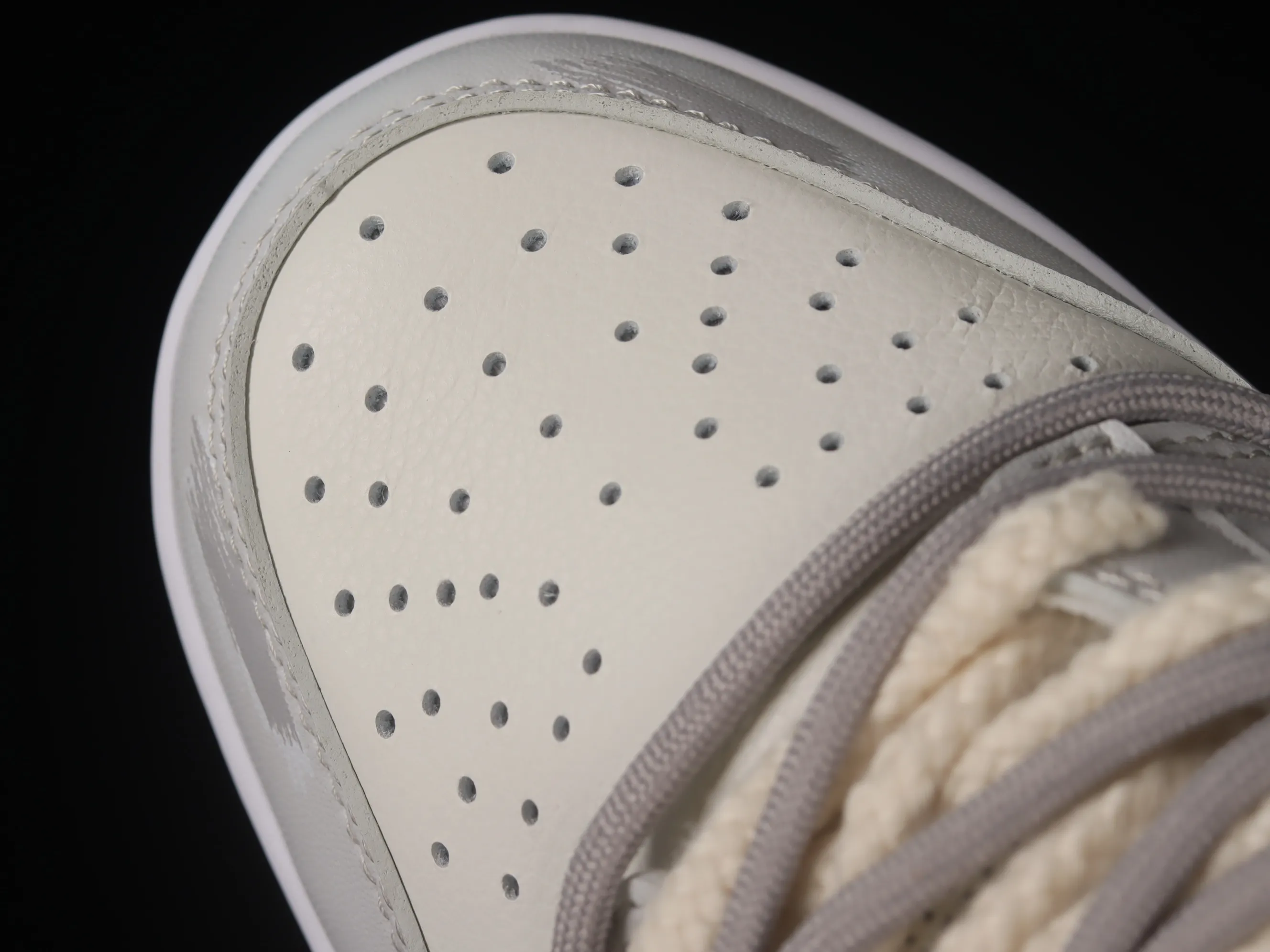 All Categories Nk SB Dunk Series Nk SB Dunk Low Low-top Sneakers Nk Dunk Low Retro "Coconut Milk" Vibe Wind Distressed Paper Plane Travel Graffiti Customized Deconstructed Strap Casual Sneakers DJ6188-100